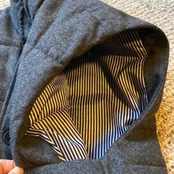 H&M Men’s Wool Blend Puffer Vest - Picture 4 of 6